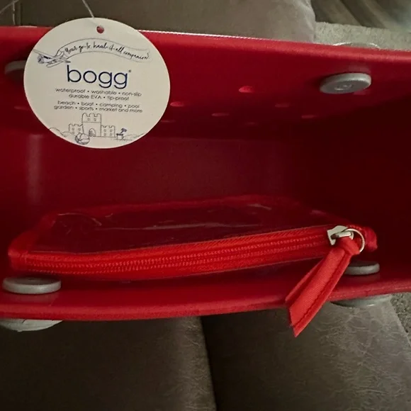 BITTY BOGG BAG Red and Gray Tote with Textured Surface - Picture 3 of 4